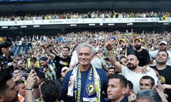 Mourinho'ya Kadınlardan ve Gençlerden Tam Destek