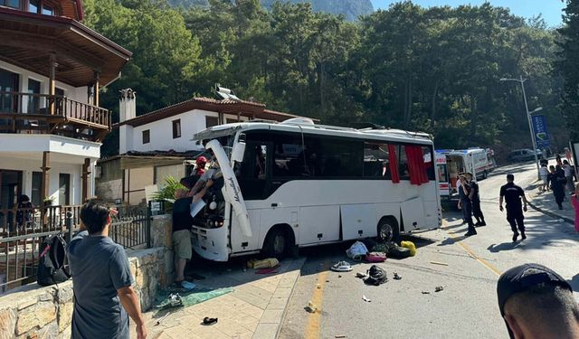 Muğla'da Tur Otobüsü Kazası: 2 Ölü, 32 Yaralı