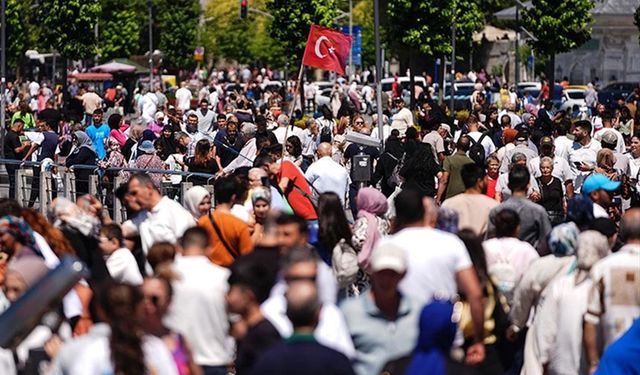 Türkiye’de Yaşam Süresi 77,3 Yıla Düştü: Kadınlar Önde